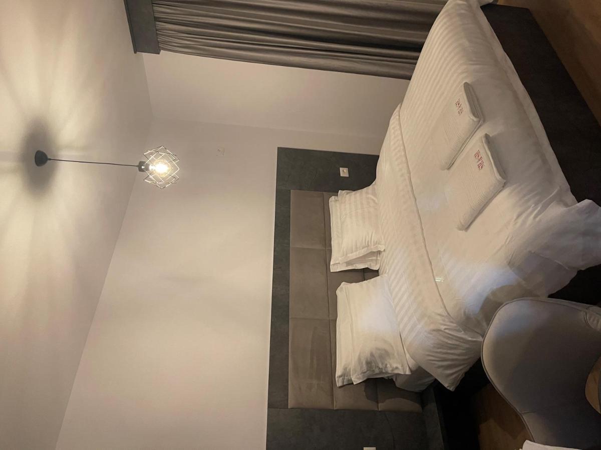 Hotel Sh & Sh Puke Zewnętrze zdjęcie